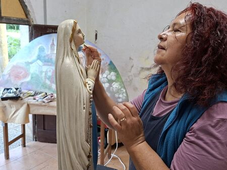 6_Luisa Polanco je restvrirala še kipec